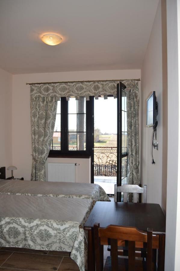Bed and Breakfast Osrodek Bialy Lew à Wojciechow  Extérieur photo